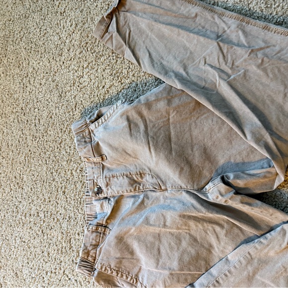 Old Navy Trousers - Picture 3 of 8